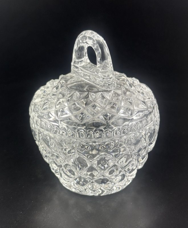 Üveg dobozka, ékszertartó