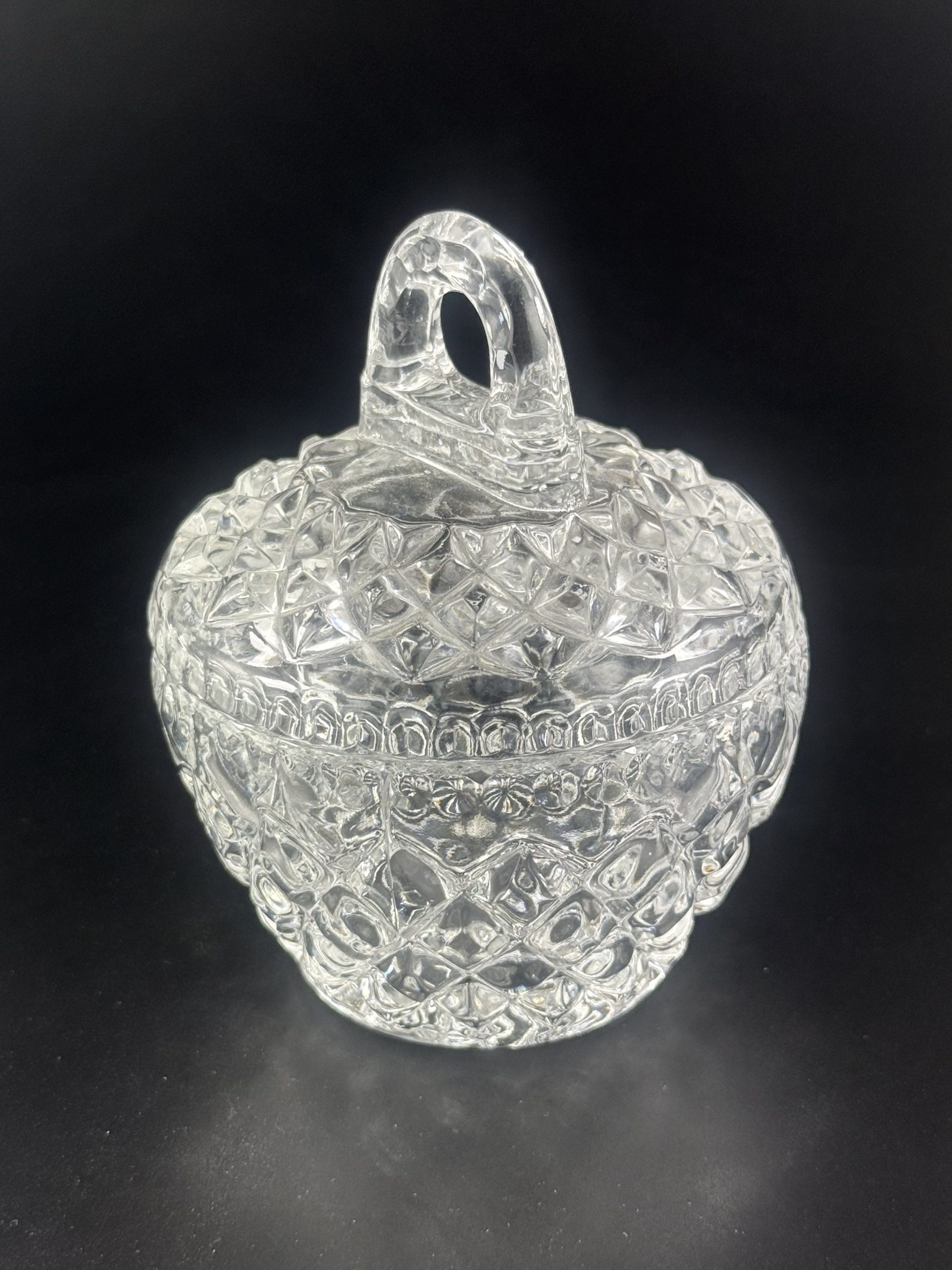 Üveg dobozka, ékszertartó