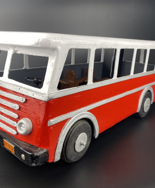 Fa játék busz - Ikarus