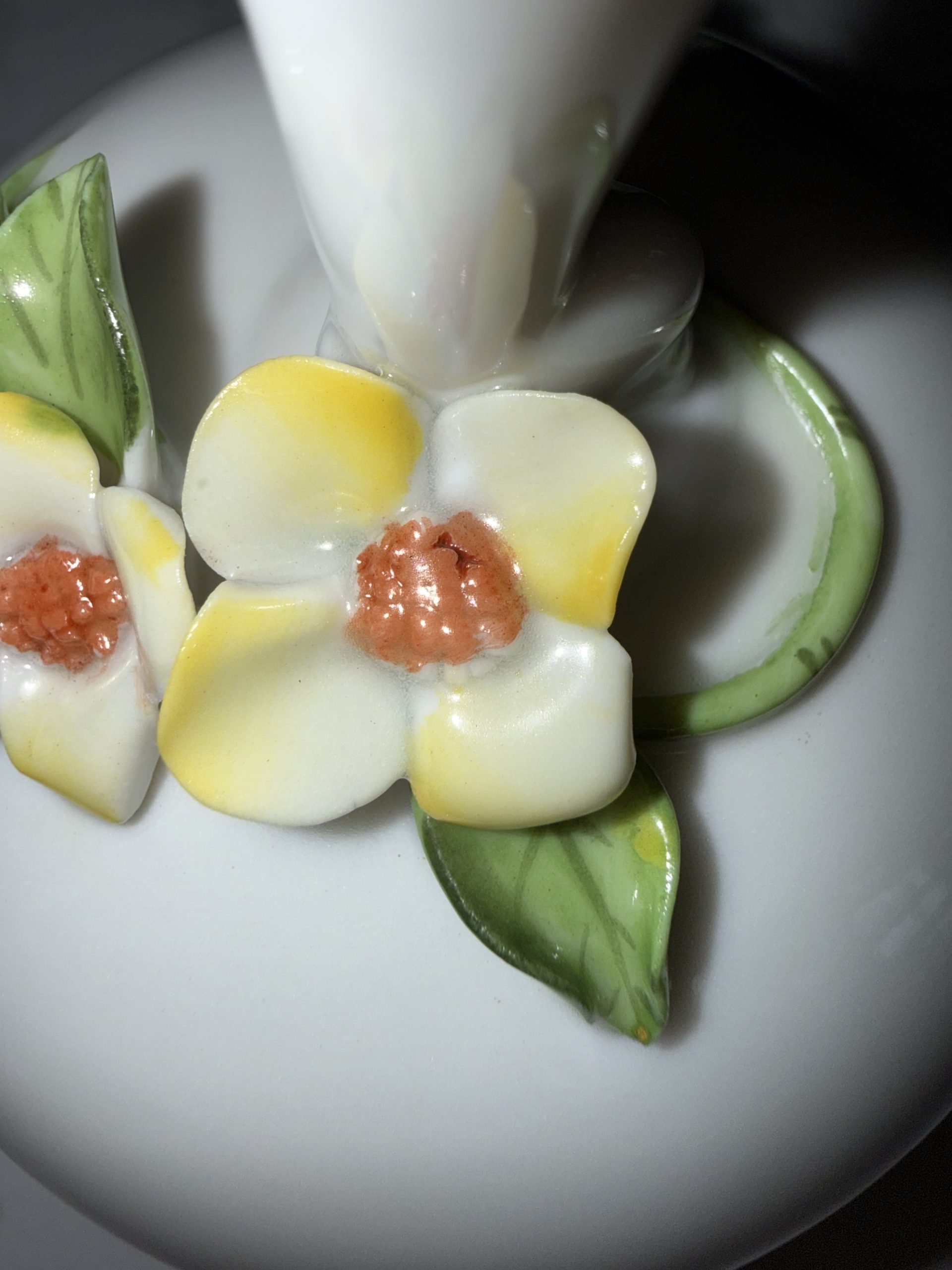Hererndi porcelán bonbonier nyúl / nyuszi fogóval - Image 7