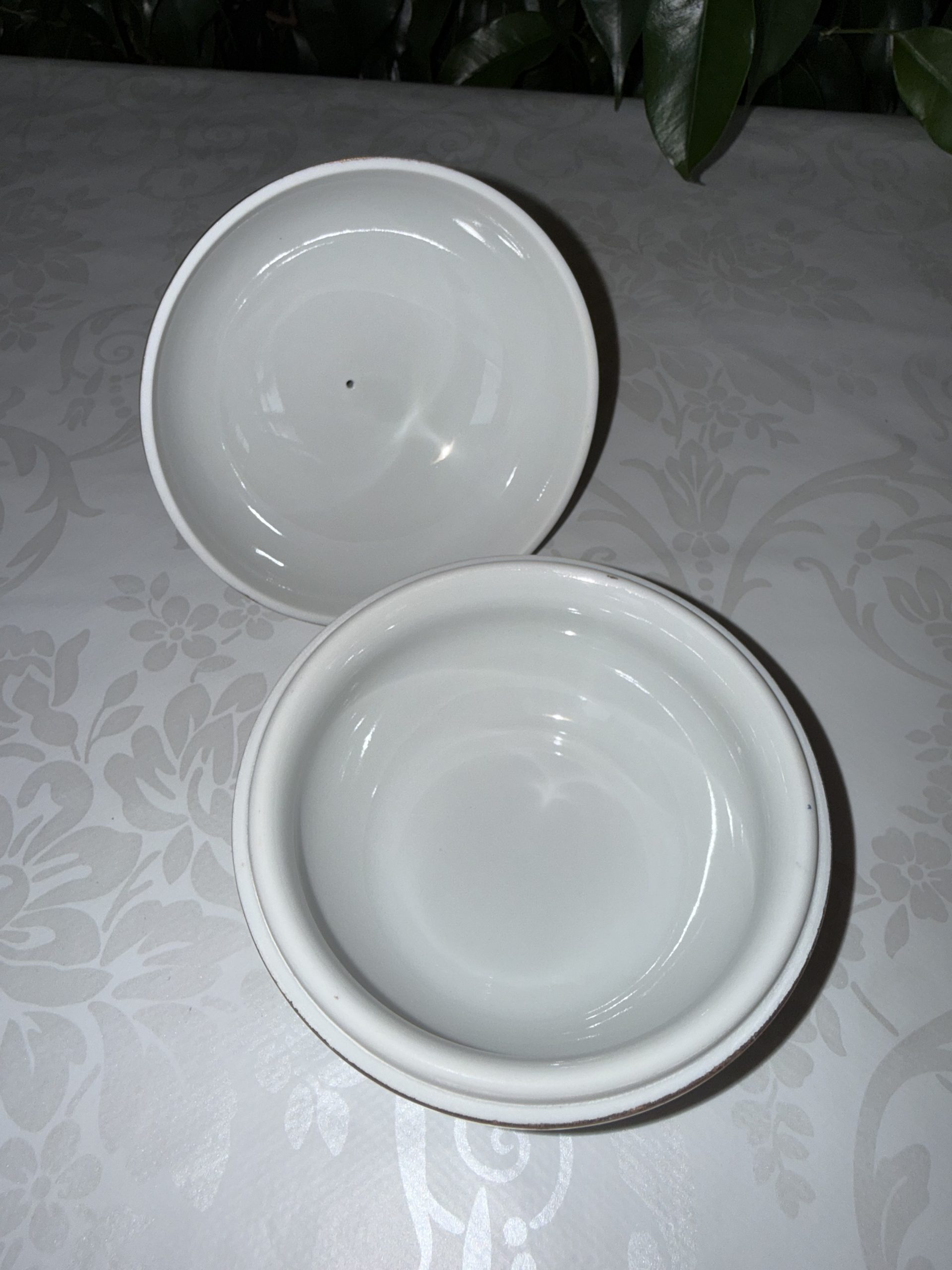 Hererndi porcelán bonbonier nyúl / nyuszi fogóval - Image 13